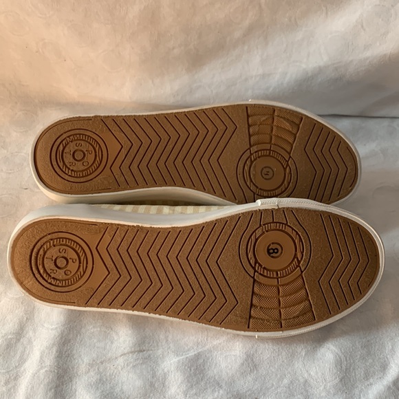 Serra Striped Slip-Ons NWOT Size 8 Women’s Pre-Laced no wear or stains - Picture 5 of 7